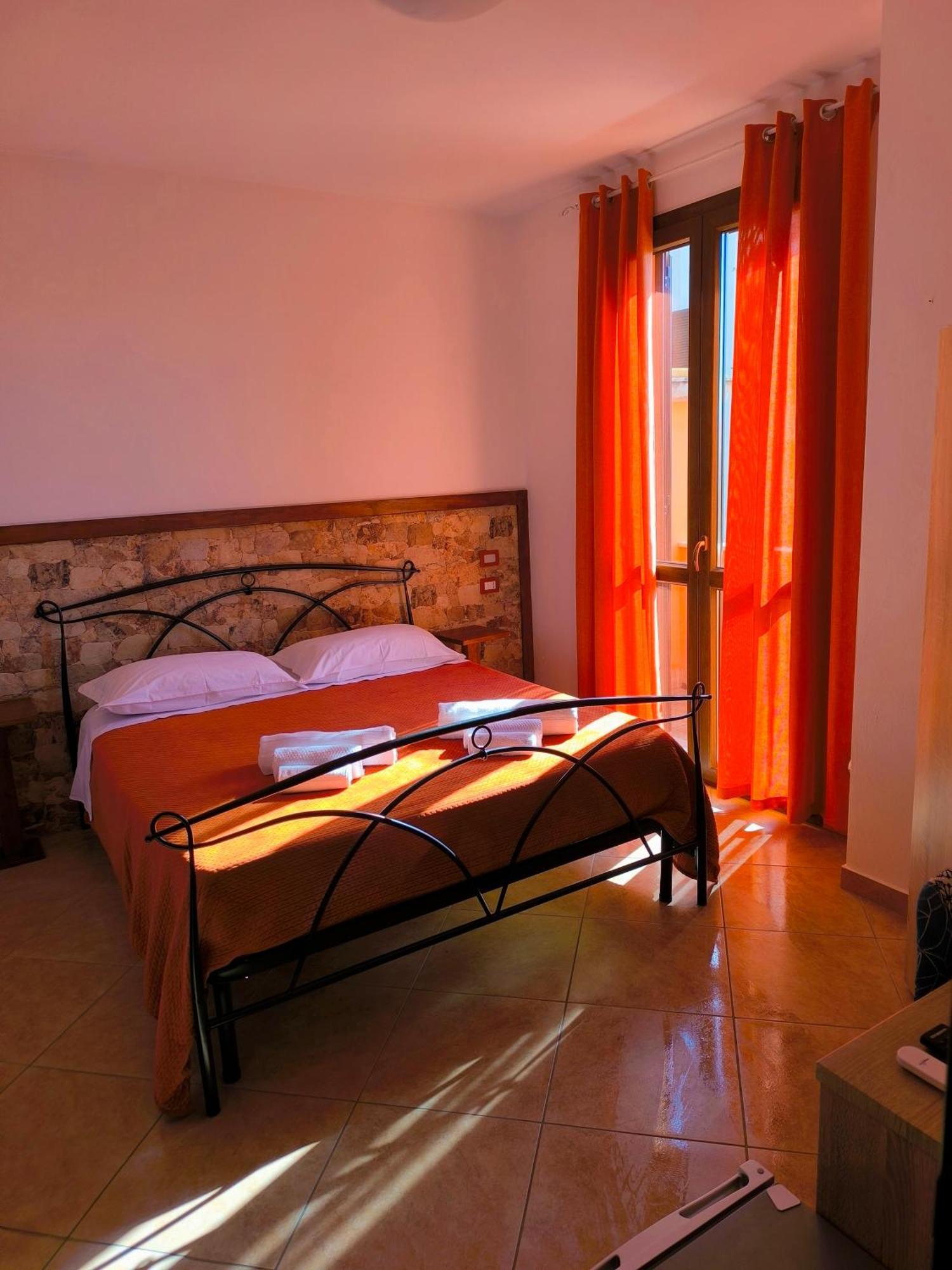 B&B Mamuthones Porto Torres Exterior photo